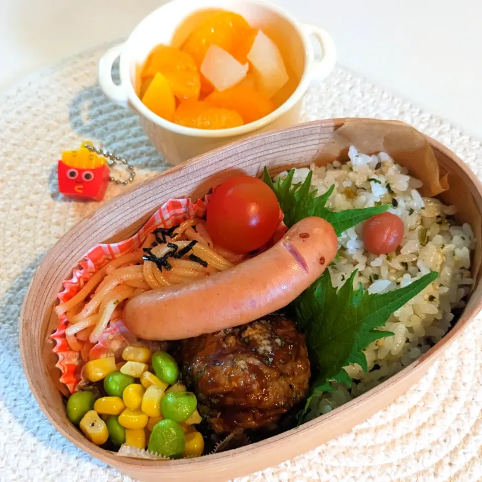 Snapdishの料理写真:お弁当 2023.5.30㈫
ミートボール弁当|azubowさん