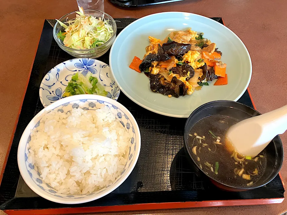 豚肉ときくらげ卵炒め定食|しのぶさん