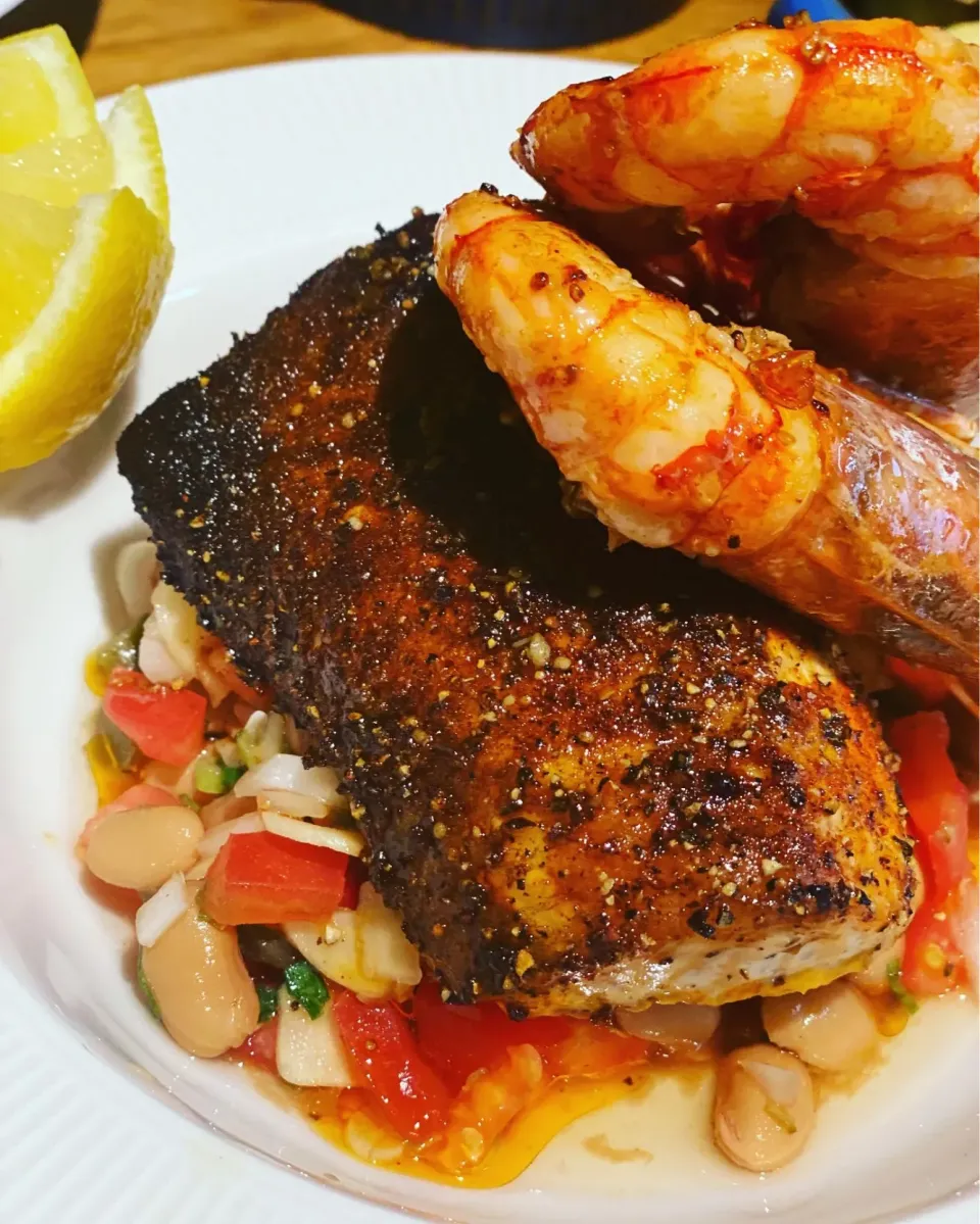 Lunch ! Lunch ! 
My Blackened Cajun Spice on Baked Salmon fillet with Garlic Prawns 
Layered on top of a Borlotti Beans Salsa with New potato salad flavored wit|Emanuel Hayashiさん