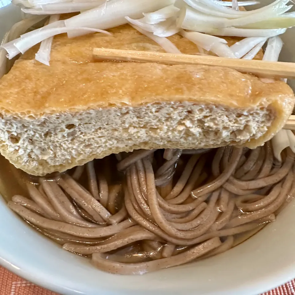 栃尾の油揚げでキツネ🦊蕎麦😋|Jean Nobyさん