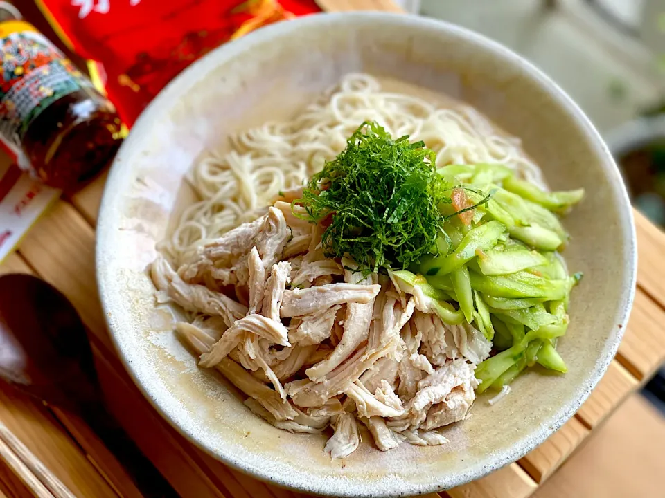 Snapdishの料理写真:🇻🇳🥒🥢そうめんでエスニック♪ 塩麹鶏の和風フォーガー|ゆきぽん@ゆきの家飲み料理さん