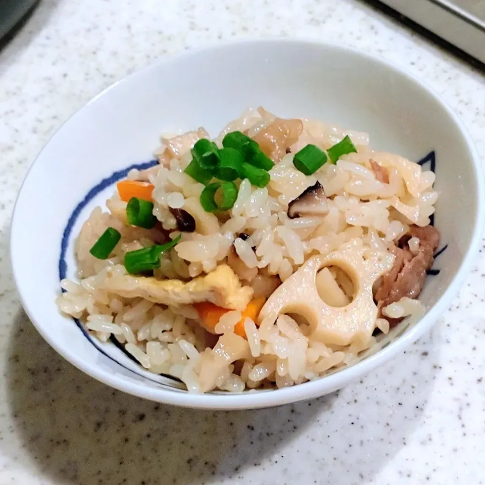 干し椎茸と豚肉の炊き込みご飯♡
お茶碗バージョン❤|GGGさん