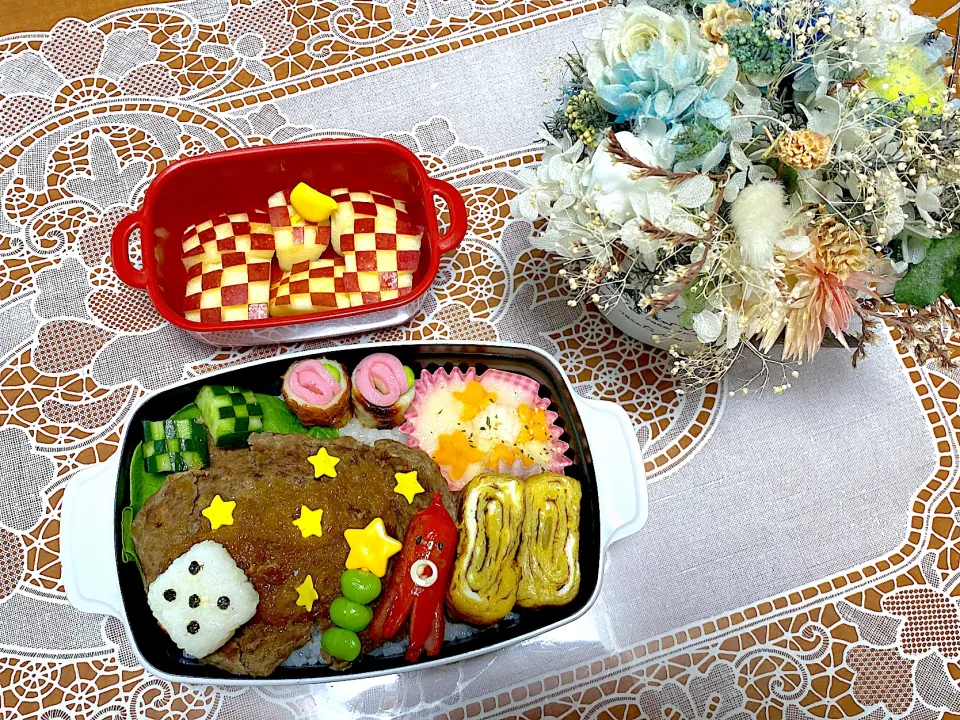 2023.5.31はミニサイコロおにぎり入りステーキ弁当⭐️|makoさん