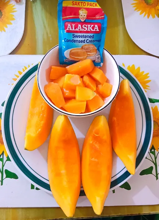 Snapdishの料理写真:Papaya with Condensed Milk ❤️|Nicole De Realさん