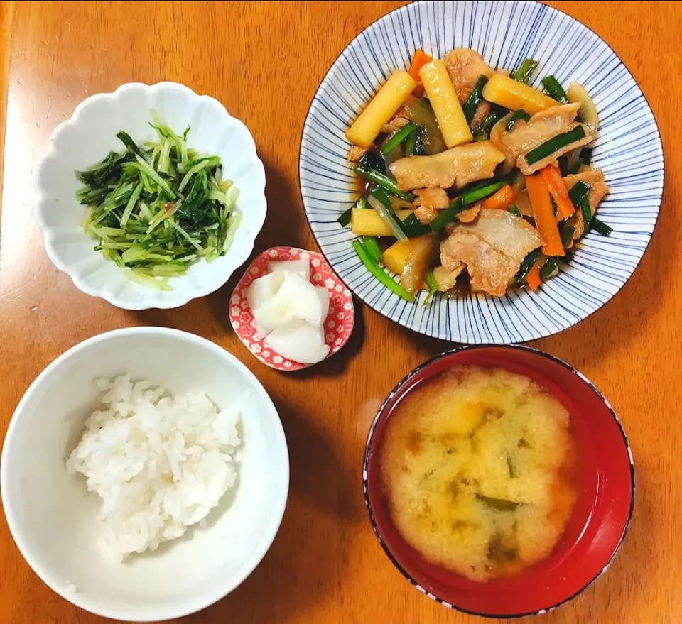 2023 0526　豚肉の甘辛トッポギ　水菜のおひたし　糖しぼり大根　豆腐とわかめのお味噌汁|いもこ。さん