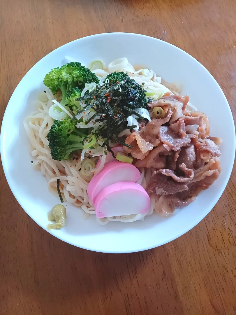 冷やし肉煮こみうどん🙂|はるchanさん