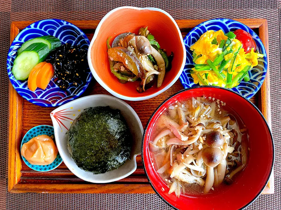 牛蒡としめじの味噌汁、茄子の味噌炒め|mammyさん