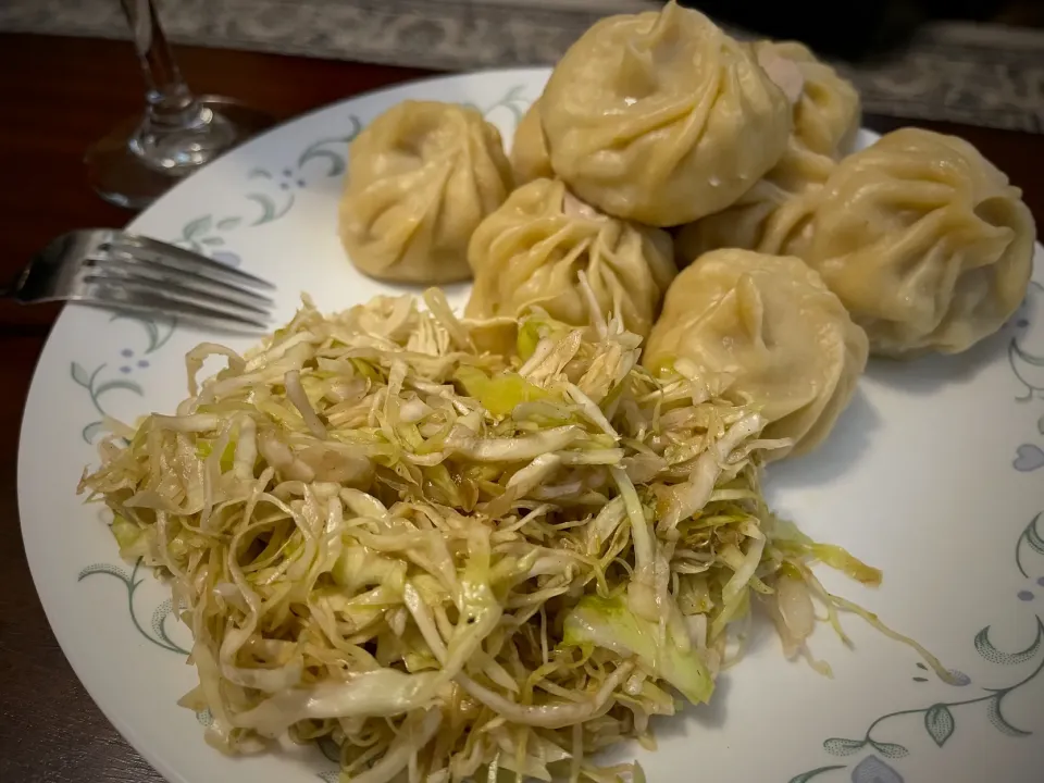 Home made dumplings with a side of cabbage salad|Laki Maikaʻiさん