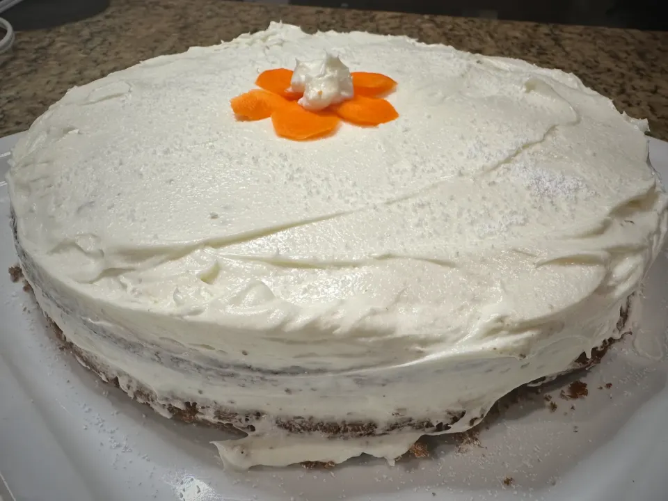 Carrot cake with cream cheese frosting|Laki Maikaʻiさん