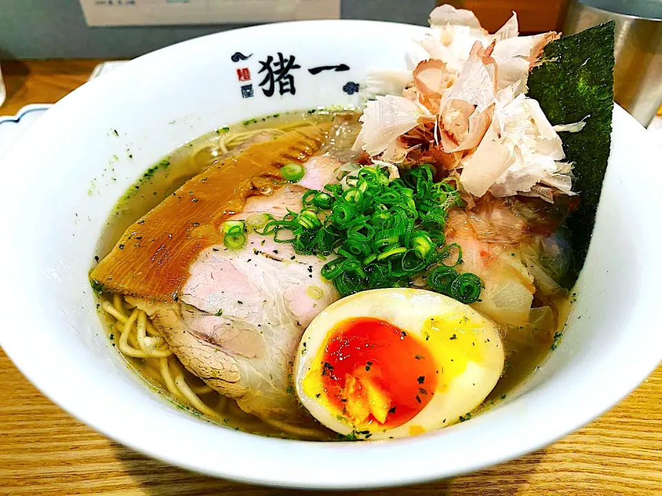 麺屋猪一離れ　追い鰹そば（白醤油）|田中 伸司さん