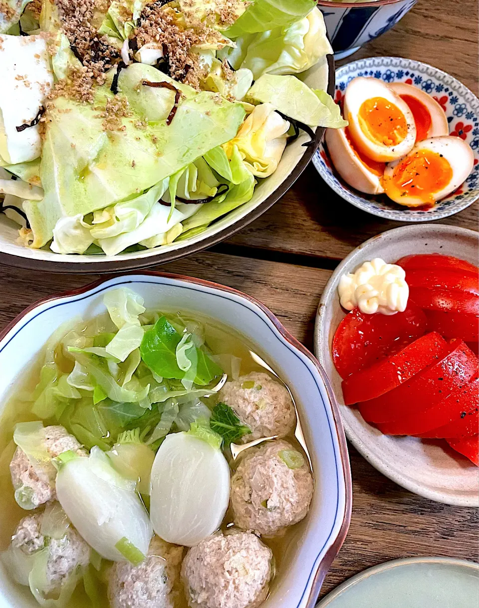 鶏団子とカブのスープ、煮卵、塩昆布キャベツ|Masamiさん