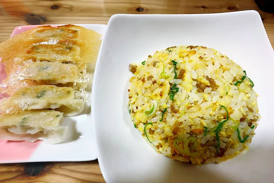 餃子と卵がけご飯風炒飯|愛華さん