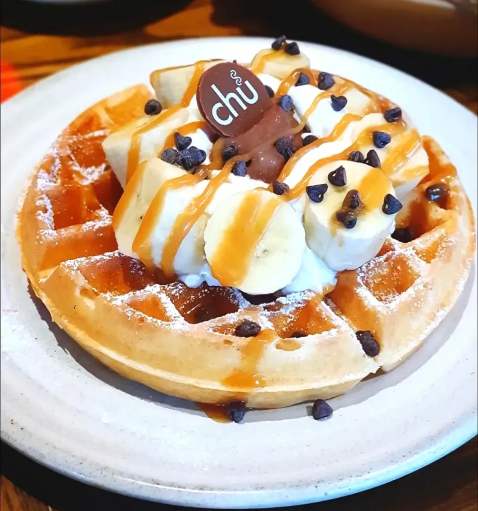 Caramel, Banana & Dark Choco Ice Cream on Waffle 🍌🍫🍨🧇
...
...
Mmmm... Umaiiii~~~~ 💞🤤💞|An'leeさん