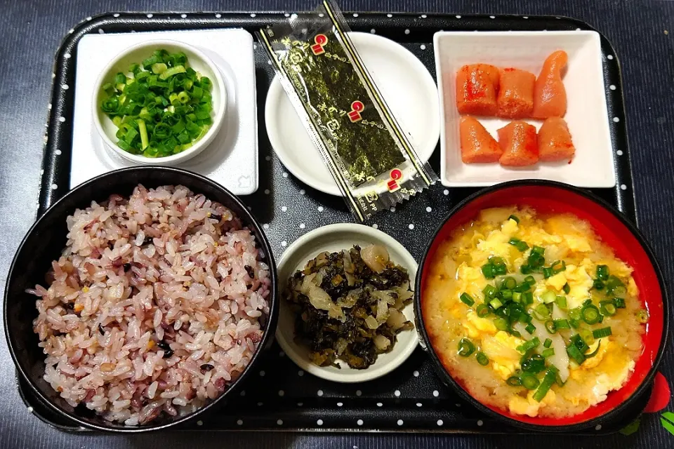 今日の朝ごはん（十五穀ごはんに辛子明太子（あごおとし）、味付けのり、納豆、玉子とキャベツとエリンギのみそ汁、きざみすぐき）|Mars＠釜飯作り研究中さん