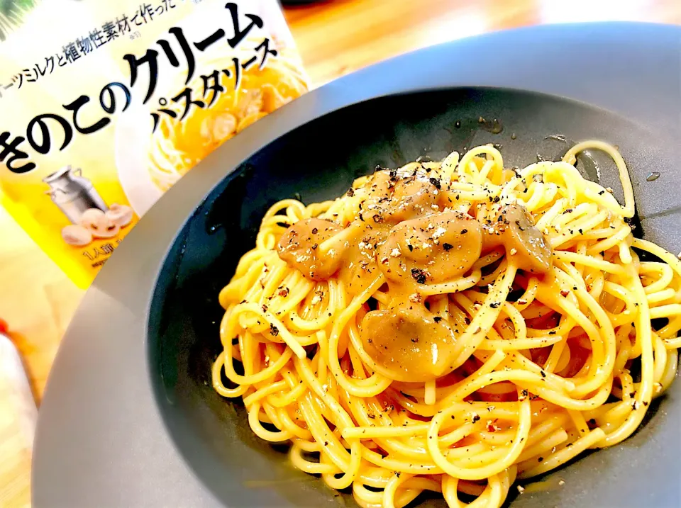 きのこクリームパスタ🍝|こにたんさん