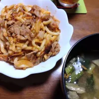 Snapdishの料理写真:豚キムチ焼きうどん|りょうこさん