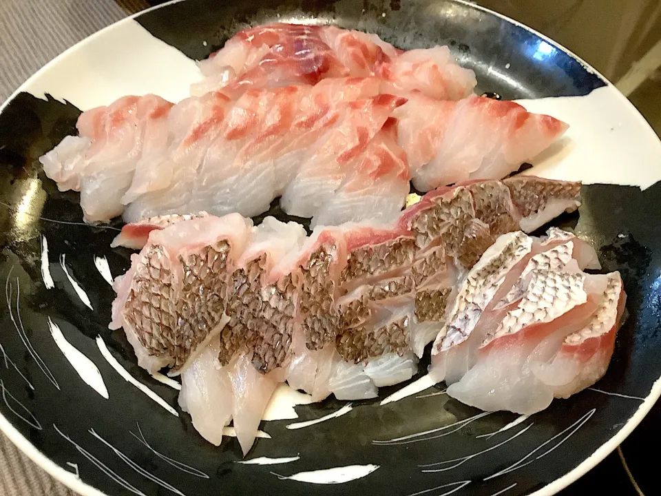 真鯛の湯引き&昆布締め🐟😋|アライさんさん