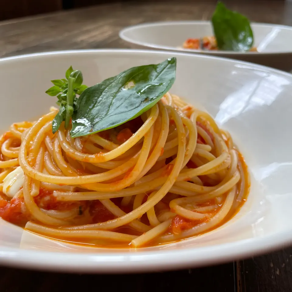 七海さんの料理 フレッシュトマトで作る🍅トマトとモッツァレラのパスタ|koji toyodaさん