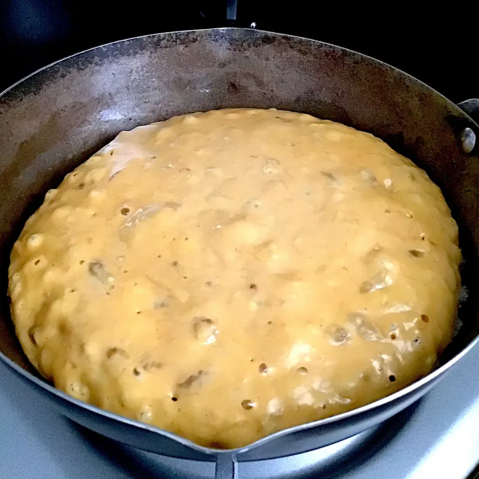 Snapdishの料理写真:🌿𝚌𝚑𝚎𝚛𝚗𝚘🥄さんの料理 フライパンで作れる🍳　　　　　　バナナケーキ🍌|🌿𝚌𝚑𝚎𝚛𝚗𝚘🥄さん