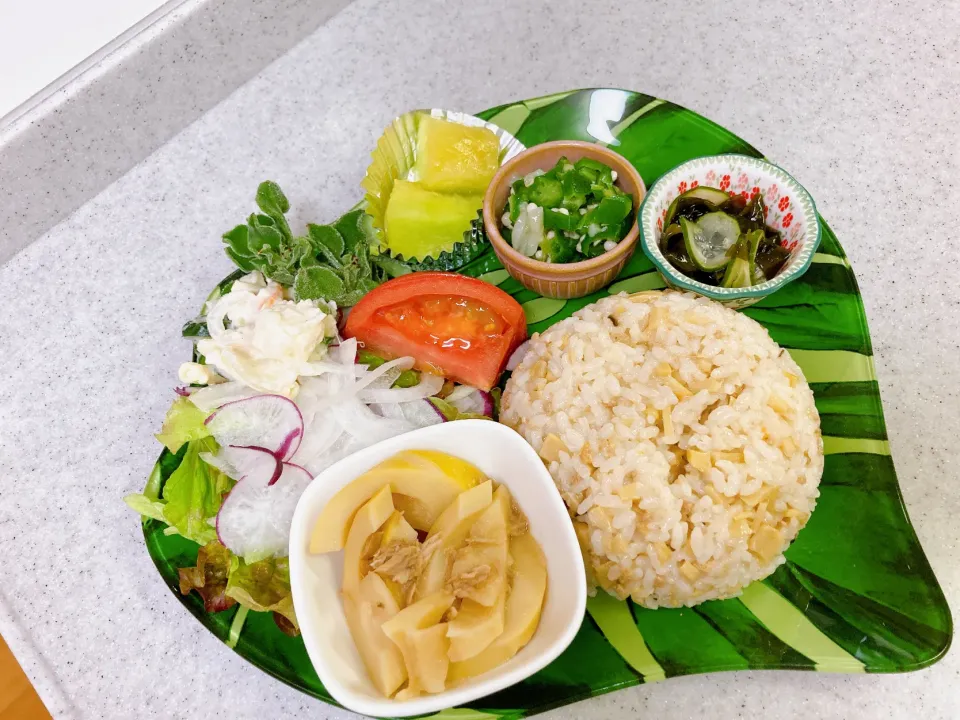 Snapdishの料理写真:たけのこご飯🍚|長谷川悦子さん