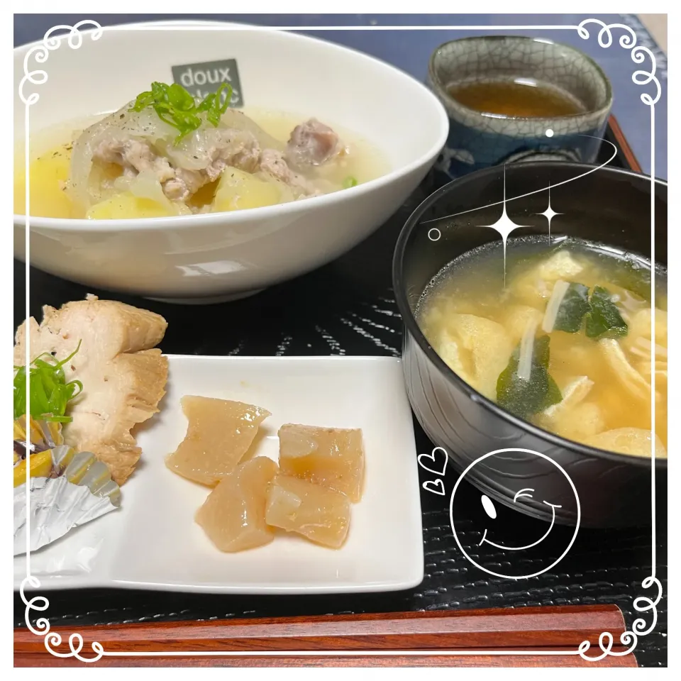 Snapdishの料理写真:タケヤのみそで油揚げとわかめとえのきのお味噌汁　酵素いっぱい取れるよ！|いのっちさん