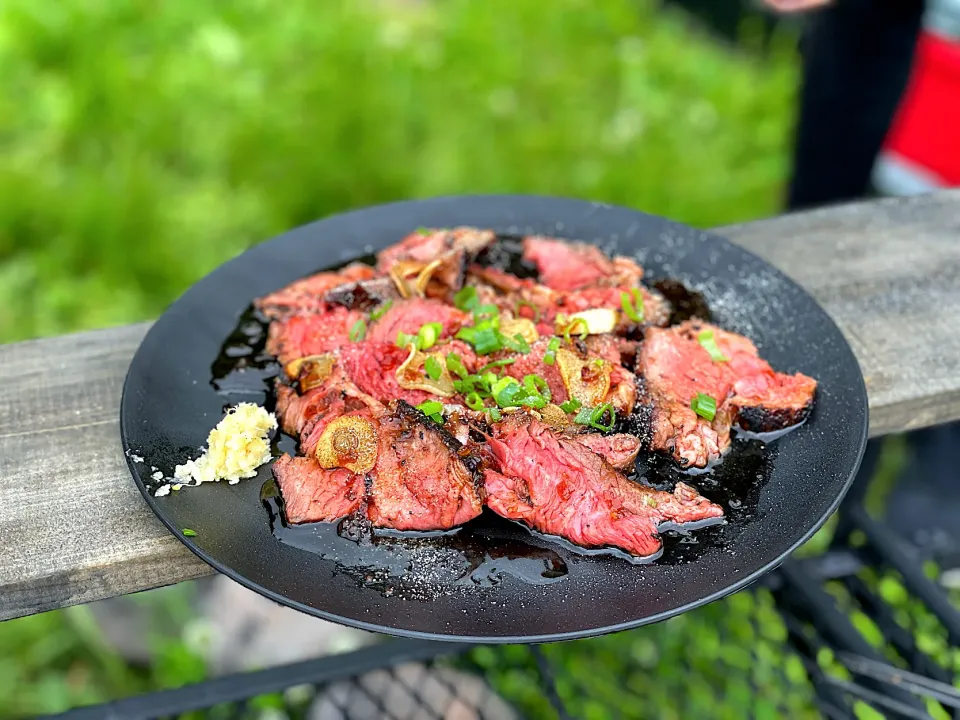 牛肉に焚き火グリル🔥|たつやん。さん