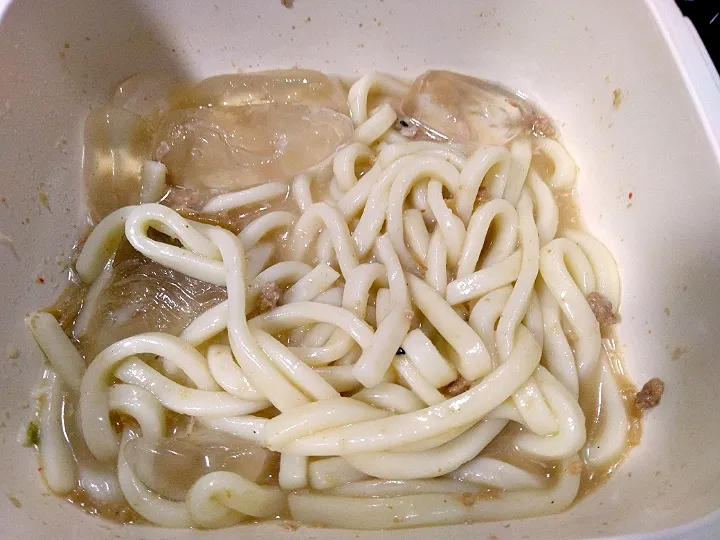 なめ茸と肉そぼろ入り胡麻ダレ冷やしうどん|darkbaronさん