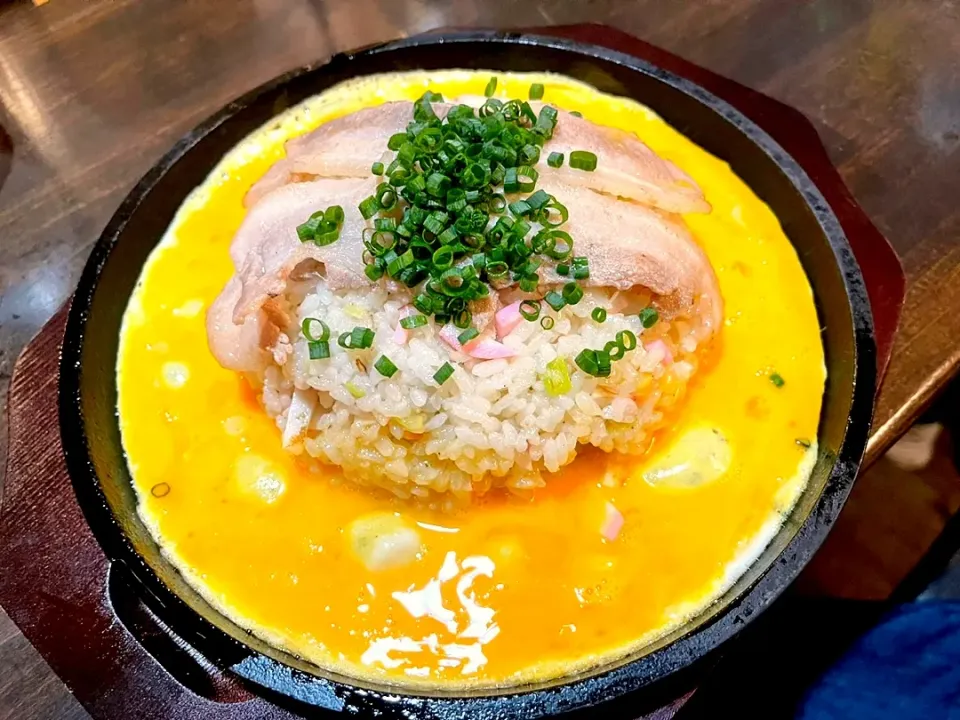 なんとなく作ってみた炒飯
こうやって出してる所あったみたいですね。笑|かぁさん