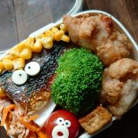 漢の…次女用🍱鯖の塩焼きと唐揚げの海苔弁当