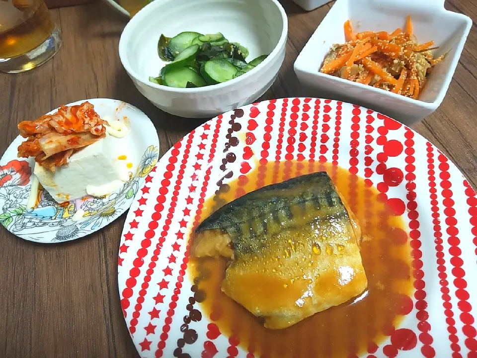 鯖の味噌煮
キムチ冷やっこ
きゅうりとわかめの酢の物
人参ときのこのたらこ炒め|尚さん