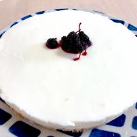 桑の実のレアチーズケーキ
