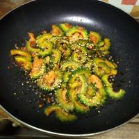 ゴーヤと韓国の唐辛子ツナの炒め物