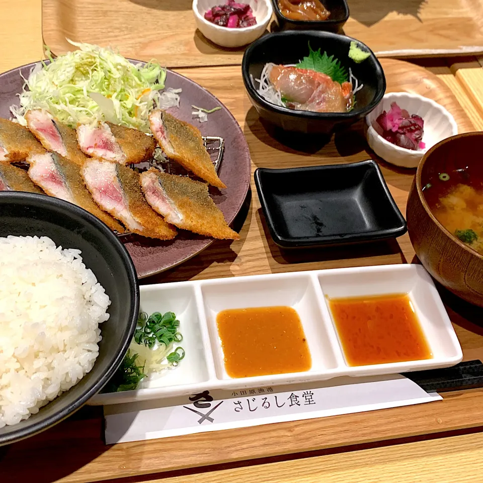 半生アジフライ定食|ぼるぴぃ〜さん