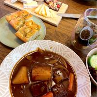 フォカッチャ、ビーフシチュー