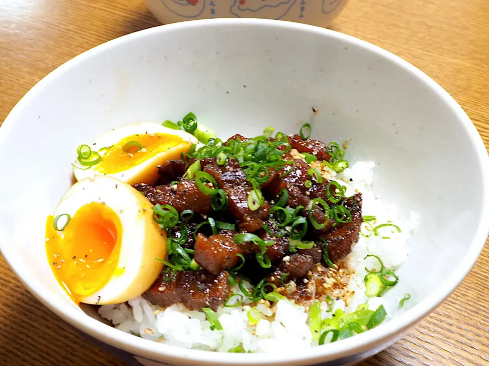 あっという間に食べられちゃう魯肉飯(ルーローハン)|こあらパパ🐨さん