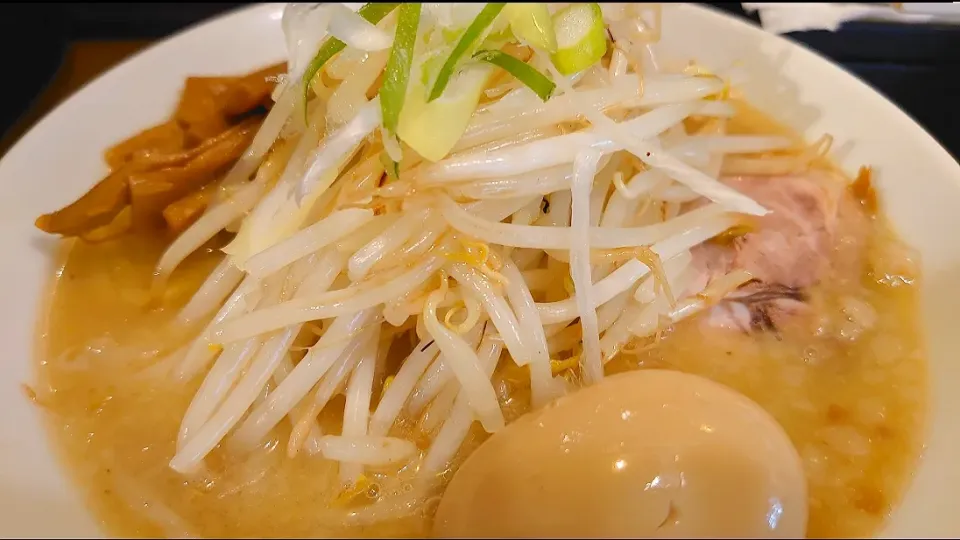 Snapdishの料理写真:【2023年3月創業】
味噌麺処 田坂屋
味噌ラーメン (900円) 
＋味玉 (100円)
＠JR池袋駅4分
23127 (133,290)|大脇さん