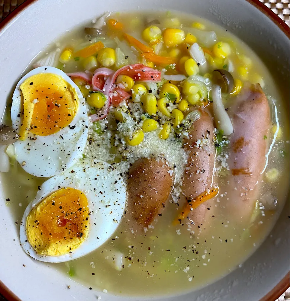 フランクコーン🌽ラーメン🍜|すくらんぶるえっぐさん