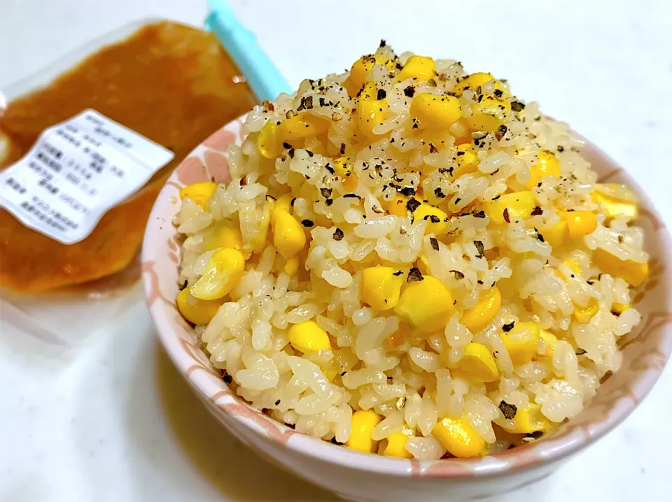 みそバターコーンご飯🌽|ひろりんさん