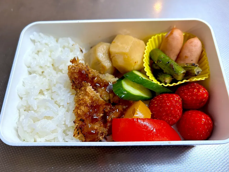 Snapdishの料理写真:彩りがいい感じのお弁当|はるさん