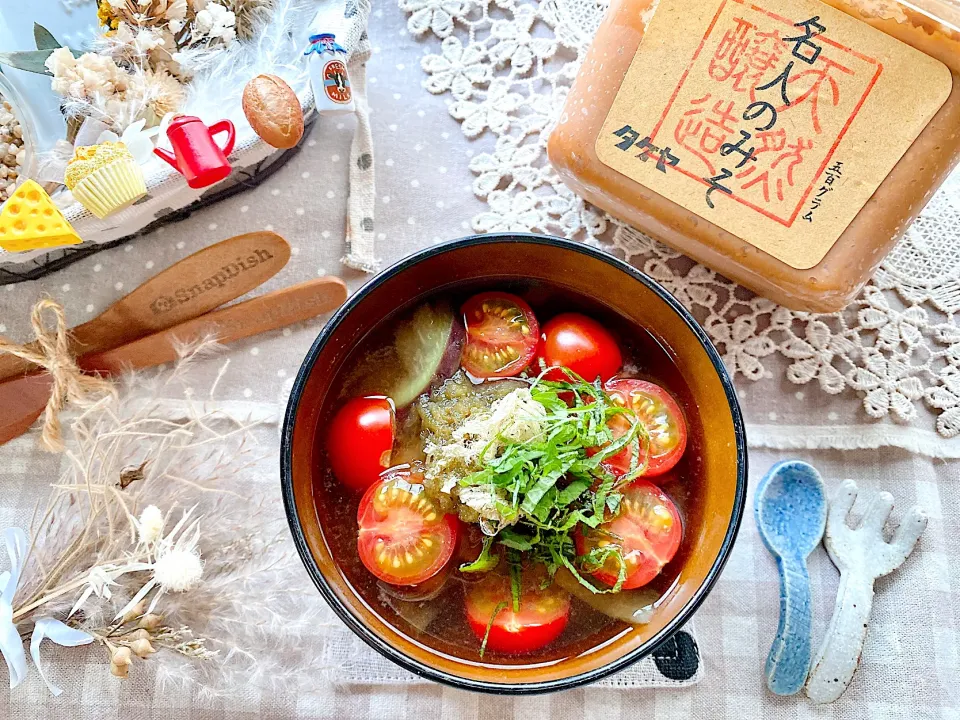 とろろ昆布とトマトの味噌汁
【タケヤ 名人のみそ 500g】使用|がぁがさん