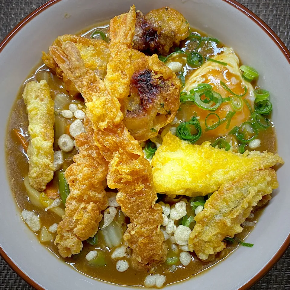 天ぷらカレーうどん|すくらんぶるえっぐさん