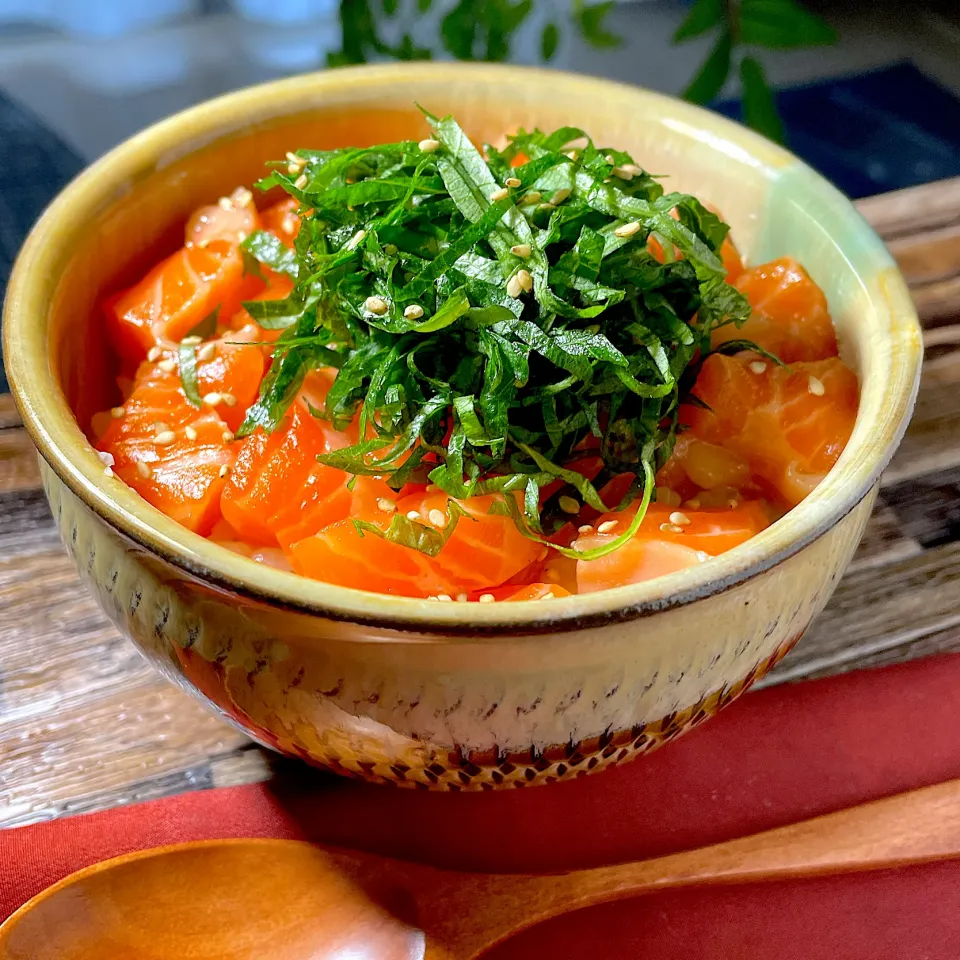 🍃大葉どっさり　🐟サーモン漬け丼🥢|S の食卓2さん