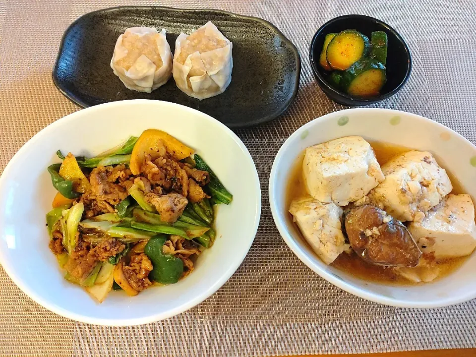 ☆回鍋肉
☆木綿豆腐とサバ缶の炒め煮
☆シュウマイ
☆キュウリキムチ|chikakoさん