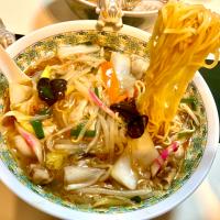 熱々の餡掛け具沢山醤油ラーメン　　　　　　　　オモウマイ店の真似してみました。