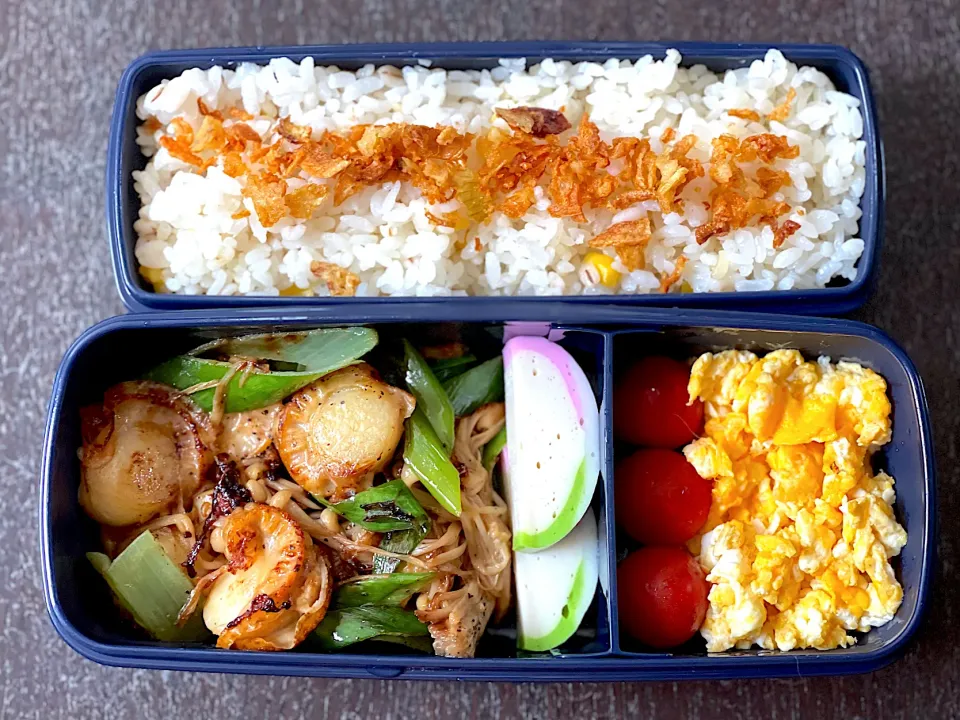 Scallops & veggies stir fried, Kamaboko, scrambled eggs, mini tomatoes & fried onion rice bento|yeni kartikasariさん