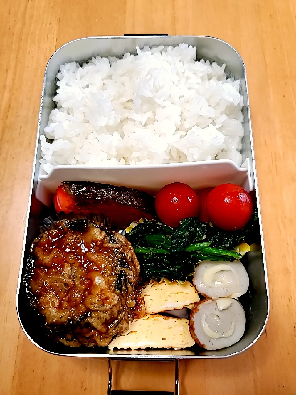 Snapdishの料理写真:焼き鮭と茄子のひき肉はさみ揚げ弁当|まゆっこさん