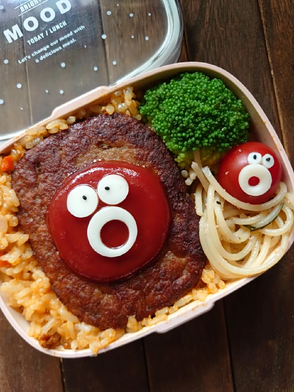 漢の…次女用🍱マルシンハンバーグ乗せドライカレー弁当|ᵏᵒᵘさん