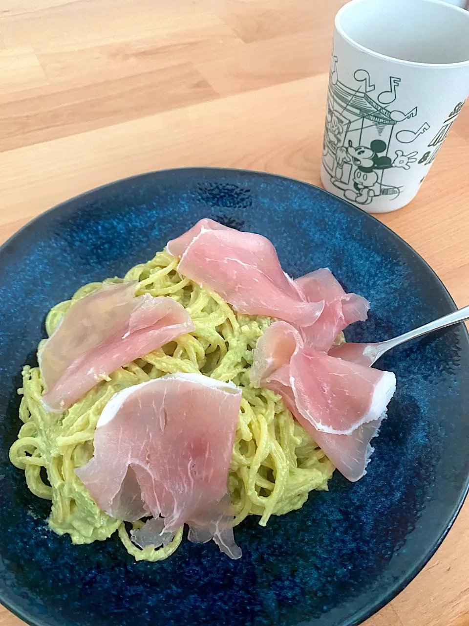 アボカドと生ハムとクリームチーズのパスタ🍝|maccoさん