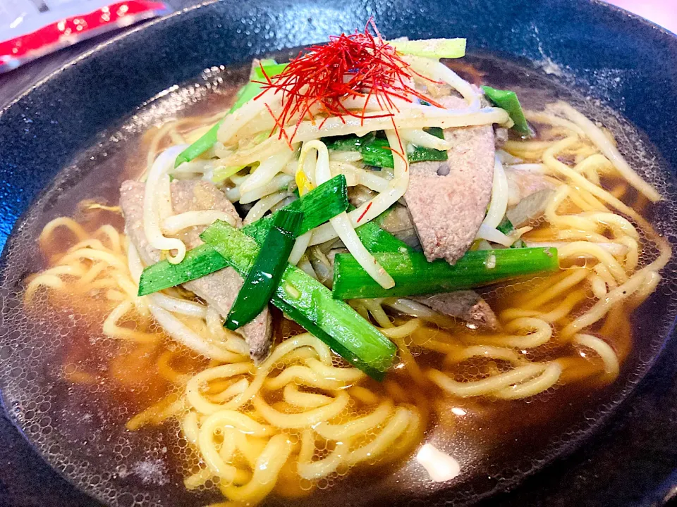 Snapdishの料理写真:レバニラーメン🍜|ゆきえもんさん