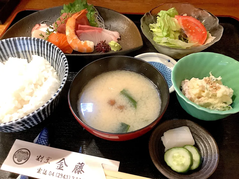 今日のランチ『お刺身定食』😋🐟|アライさんさん